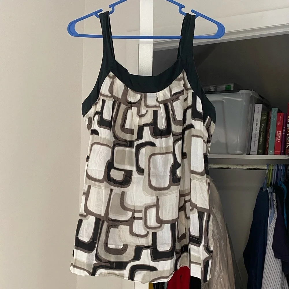 Patterned Tank Top - Picture 2 of 4